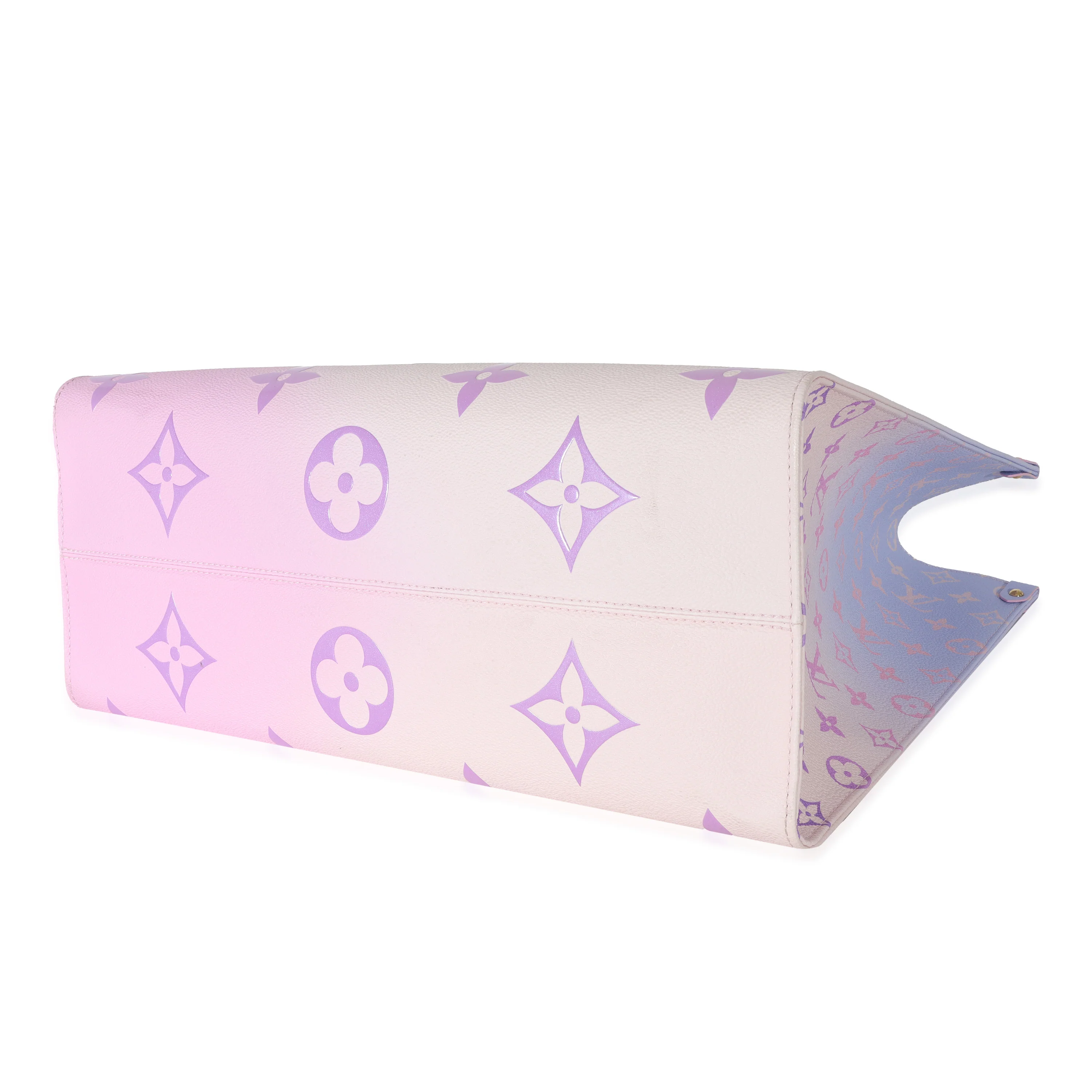 Louis Vuitton Sunrise Pastel Monogram Giant Canvas Spring in City OnTheGo GM - Image 7