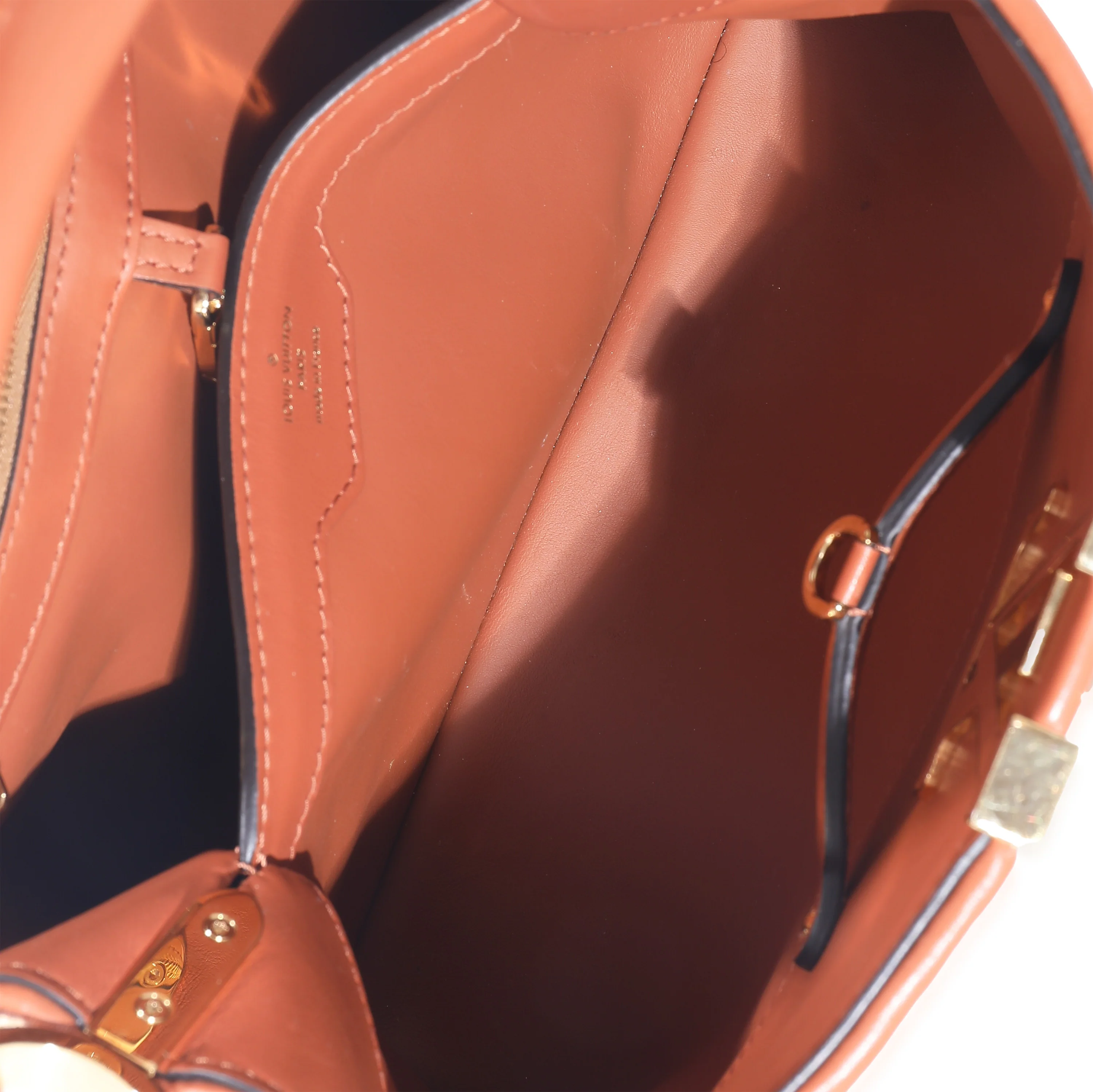 Caramel Leather & Beige Raffia Capucines MM - Image 7