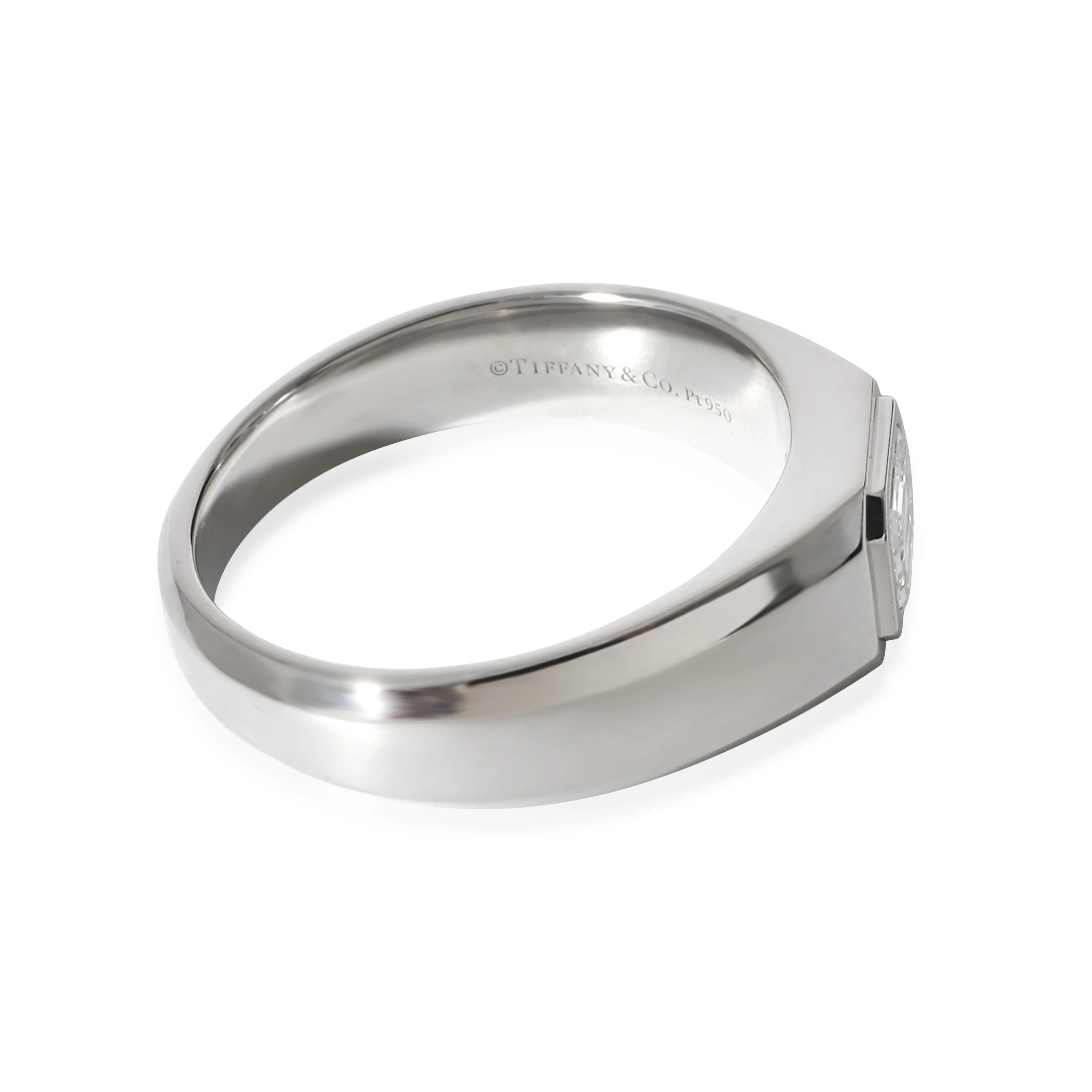 Tiffany & Co. The Charles Tiffany Setting Emerald Ring, 1.03 ctw F/VVS2 - Image 2