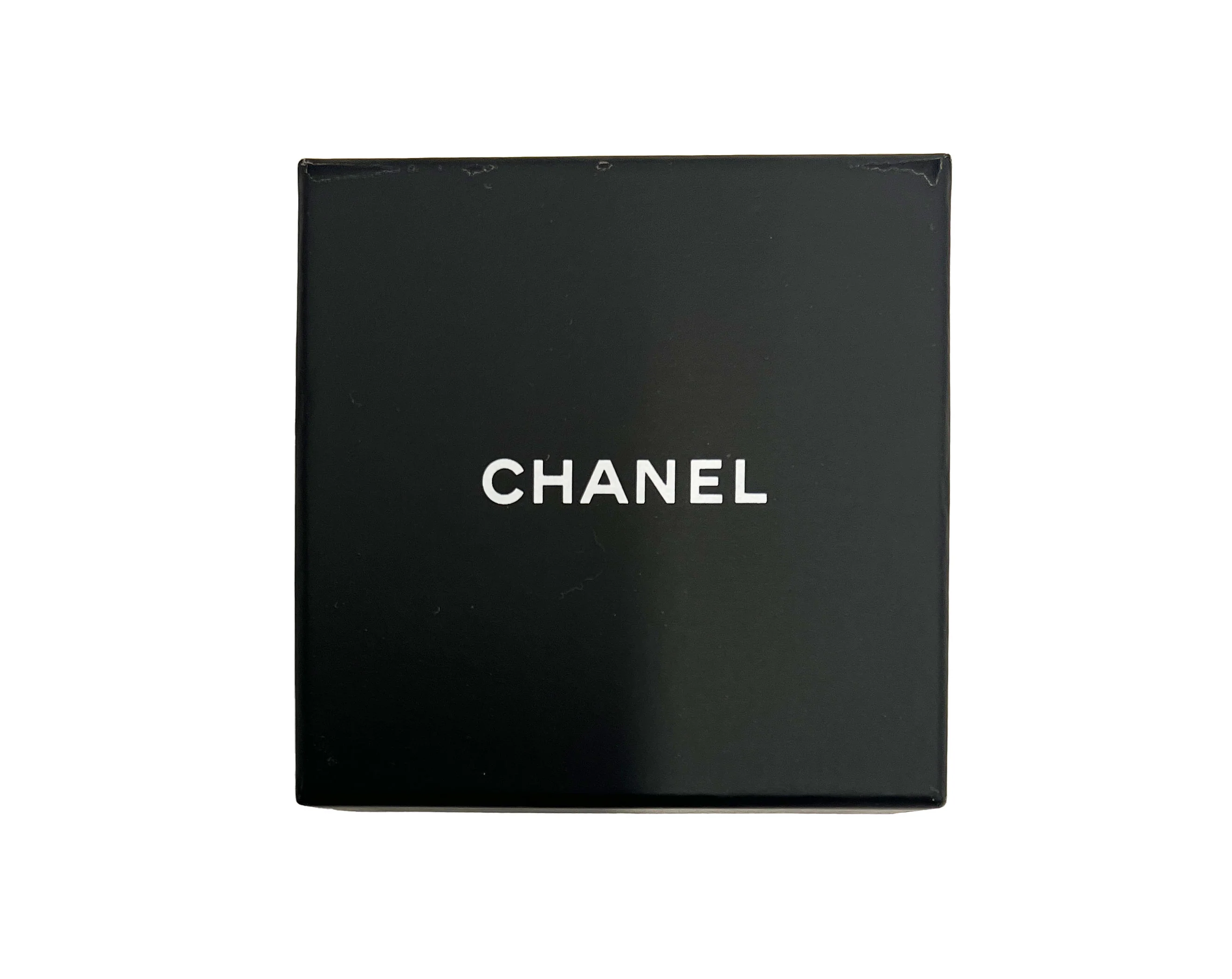 Chanel 2023 No5 Leather & Strass Drop Gold Tone Earrings - Image 4