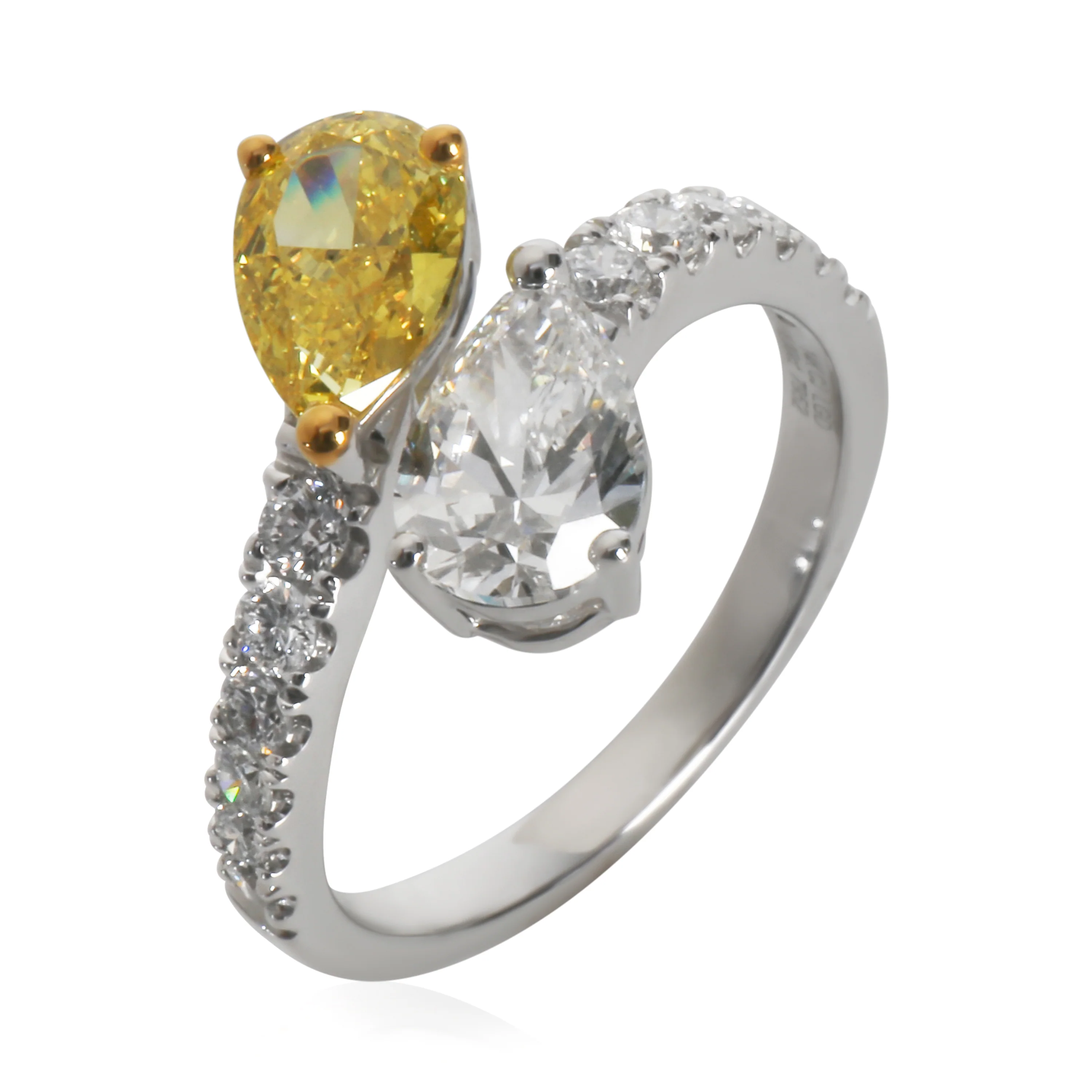 2.5 ctw White Gold & Yellow Gold Lab-Grown Diamond Ring - Image 4
